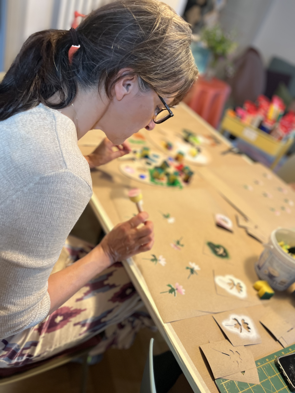 UN ATELIER IMPROVISE / EIN SPONTANER WORKSHOP